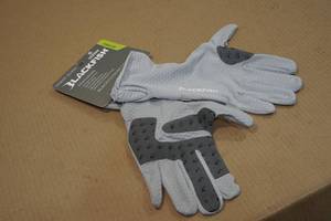 lot 26 image: Blackfish Angler Sun Gloves -Large