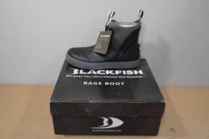lot 37 image: Blackfish Unisex Rage Boots -Size 7