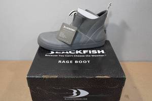 lot 39 image: Blackfish Unisex Rage Boots -Size 13