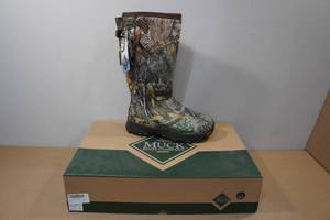 lot 41 image: Muck Boots Mens Arctic Ice XF Boots -Size 8