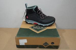 lot 43 image: Muck Boots Womens Apex Lace-Up Boots -Size 10
