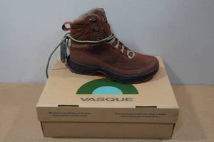 lot 46 image: Vasque Womens Torre AT GTX Hiking Boots -Size 7.5