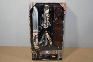 lot 60 image: Mossy Oak Stag Knife Set