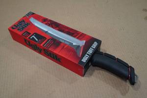 lot 62 image: Ugly Stik 7 Fillet Knife