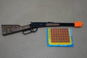 lot 77 image: Vintage Cowboy Lever Action Rifle Cap Gun