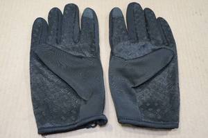 lot 88 image: Adult Water Resistant Gloves -Large