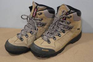 lot 120 image: Raichle Explorer Gore Tex Boots -Size 7.5