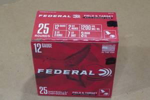 lot 161 image: 25 Federal 12 Gauge 2-34 7.5 Shot Shotshells