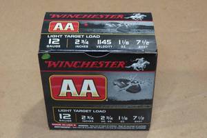 lot 166 image: 25 Winchester AA 12 Gauge 2-34 Light Load 7.5 Shot Shotshells