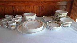 lot 237 image: Corning Ware Corelle Dishes And More.