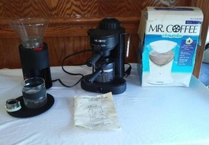 lot 270 image: Mr Coffee Hot Choc., Espresso, Cappuccino And Grinder.
