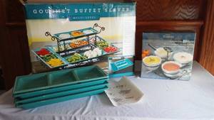 lot 284 image: NEW Gourmet Buffet Server And Revolving Condiment Set.