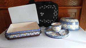lot 289 image: Temptations Casserole Dish And Chip And Dip Tray.