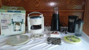 lot 311 image: B And D Auto Jar Opener (Like New) And More.