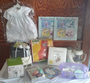 lot 320 image: Infant Lot  New And Like New Items.