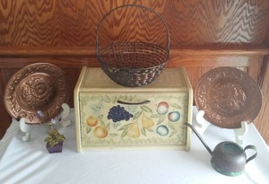 lot 351 image: Vintage Bread Box and Metal Dcor.