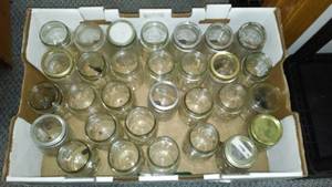 lot 353 image: Ball Mason 1 Pint Jars (30)