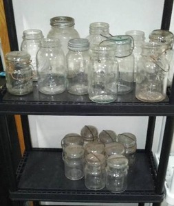 lot 365 image: Atlas, Drey and Bail Handle Vintage Mason Jars. (20)