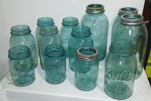 lot 367 image: Blue Ball Mason Jars (12)