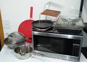 lot 385 image: Panasonic Microwave, Kitchen Accessories and More.