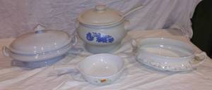 lot 958 image: Pfaltzgraff Soup Tureen With Ladle, Iron Stone China Alfred Meakin, Corning Ware Serving Dishes (4).