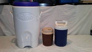 lot 983 image: Igloo 5 Gallon Water Cooler And 1 Gallon Coolers (2).