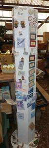 lot 265 image: Rotating magnet display with magnets
