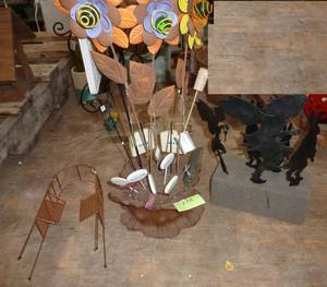 lot 278 image: Metal garden fairies, garden dcor and indoor plant dcor