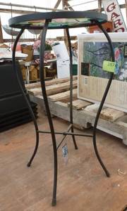 lot 287 image: Hummingbird Glow in the Dark Plant Stand