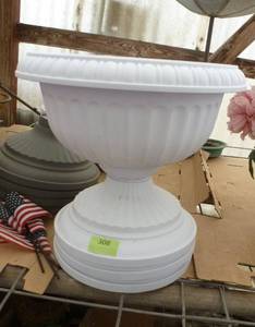 lot 308 image: THREE New White plastic 18 inch urn planters