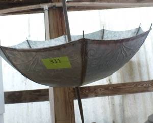 lot 311 image: Umbrella planter - 18 inch diameter