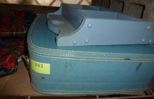 lot 343 image: Old luggage and luggage bag