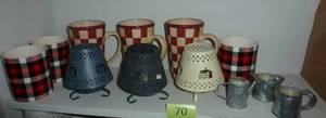 lot 70 image: Group of candle holders, mugs