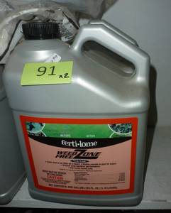 lot 91 image: TWO 1 gallon jugs of fertilome Weed Free Zone