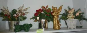 lot 102 image: 3 holiday planter arrangements and an angel