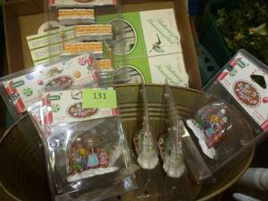 lot 131 image: Planter with 10 packages Lemax Sugar N Spice characters