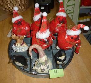 lot 137 image: Skiing cardinals in a neat divided metal pan