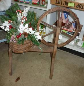 lot 153 image: Spinning wheel planter