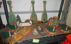 lot 229 image: Cabin decorations