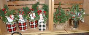 lot 237 image: 6 piece Christmas dcor lot