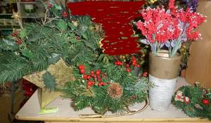 lot 376 image: SIX holiday arrangements
