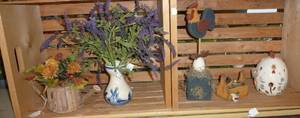 lot 377 image: FIVE home dcor items
