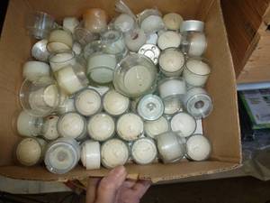 lot 415 image: Box full of candles
