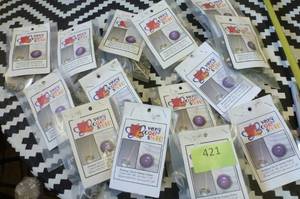 lot 421 image: Clips to hang gazing ballsglobes