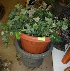 lot 449 image: Large plastic planter, urn planter and a bunch of greenery