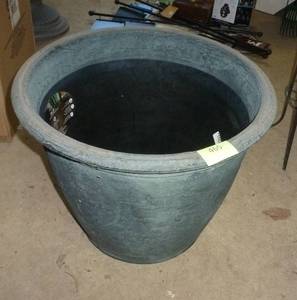 lot 465 image: large planter 20 inch wide 15 tall, plant stand and a wreath holder