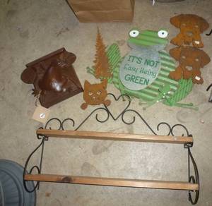 lot 478 image: House mailbox, shelf, window peepers and a garden frog sign