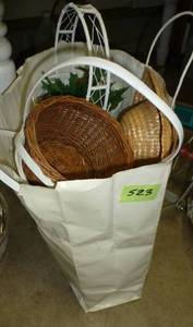 lot 523 image: Bag full of wicker baskets and a lamp