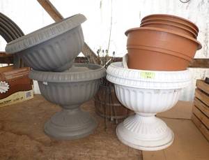 lot 327 image: Lot of 8 plastic planters, 3 urn