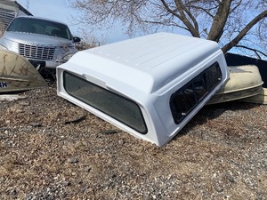 lot 22 image: Truck topper